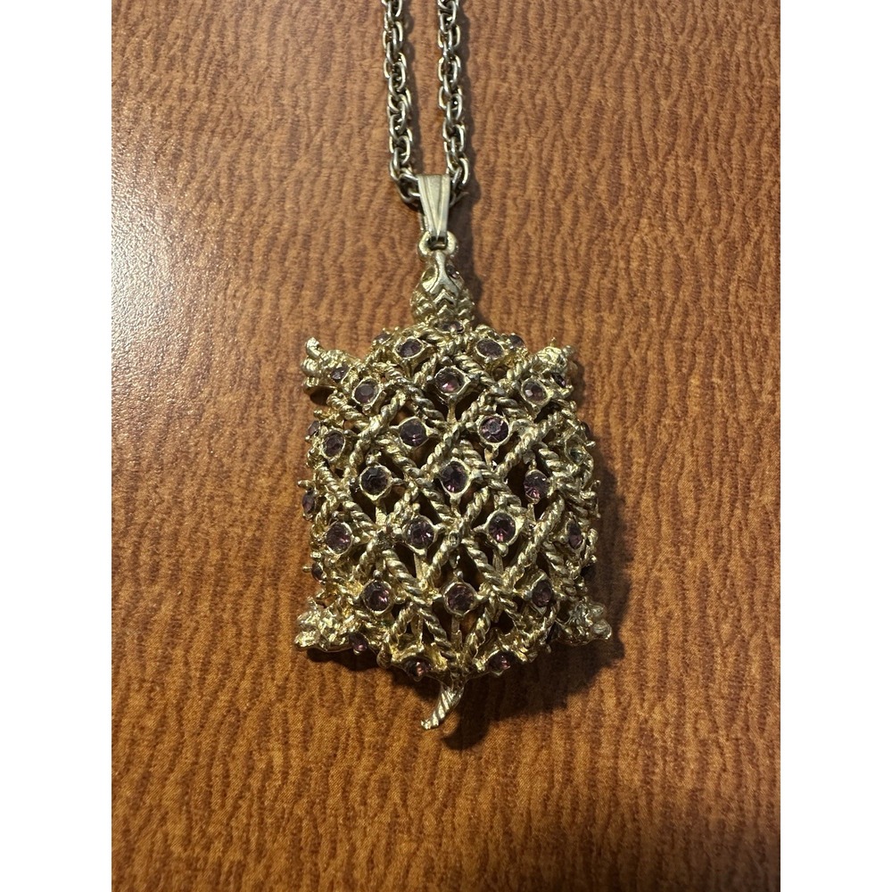 Vtg‎ Gold Tone Turtle Pendant Necklace With Purple Stones 28"